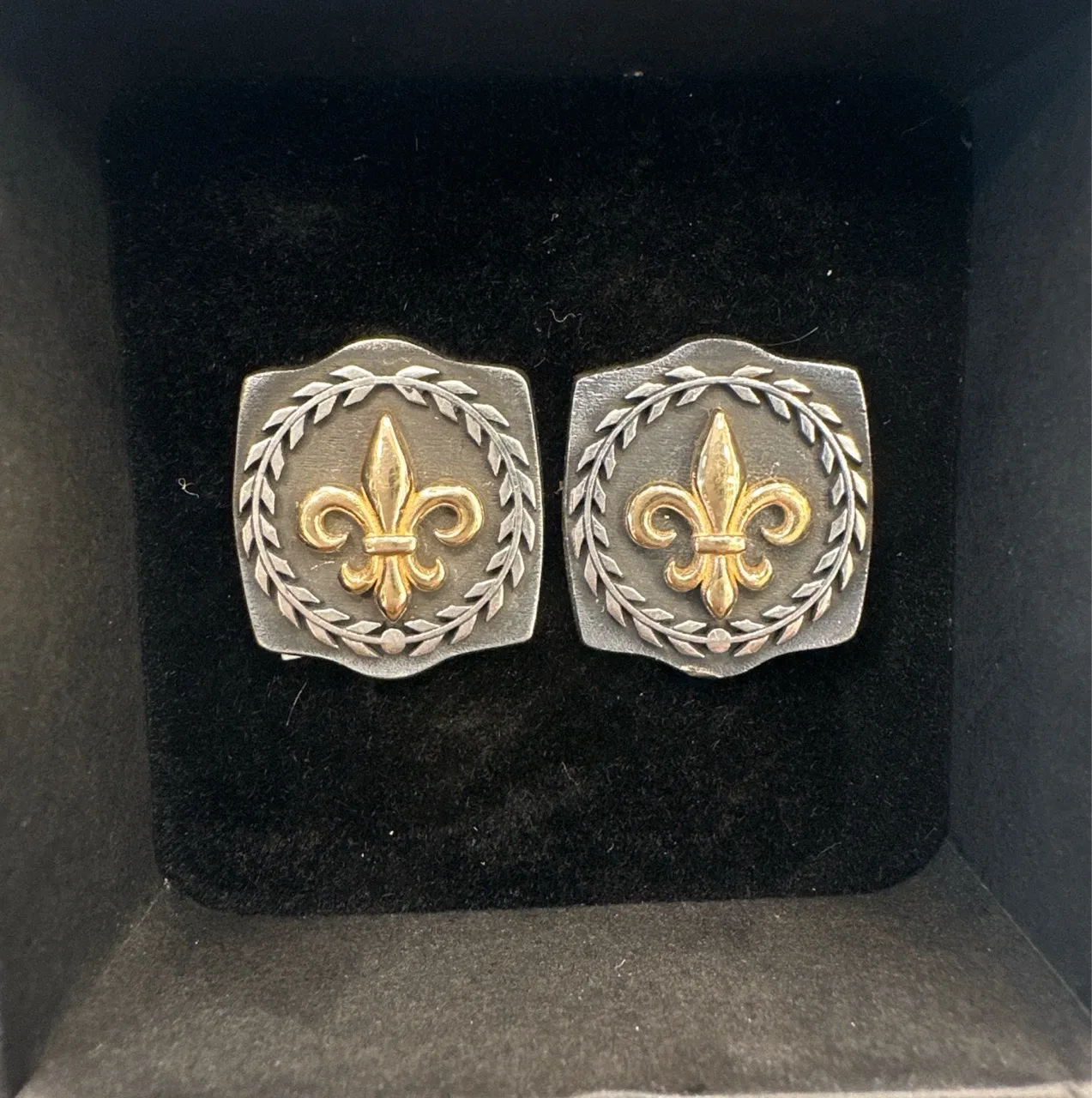 Cufflinks