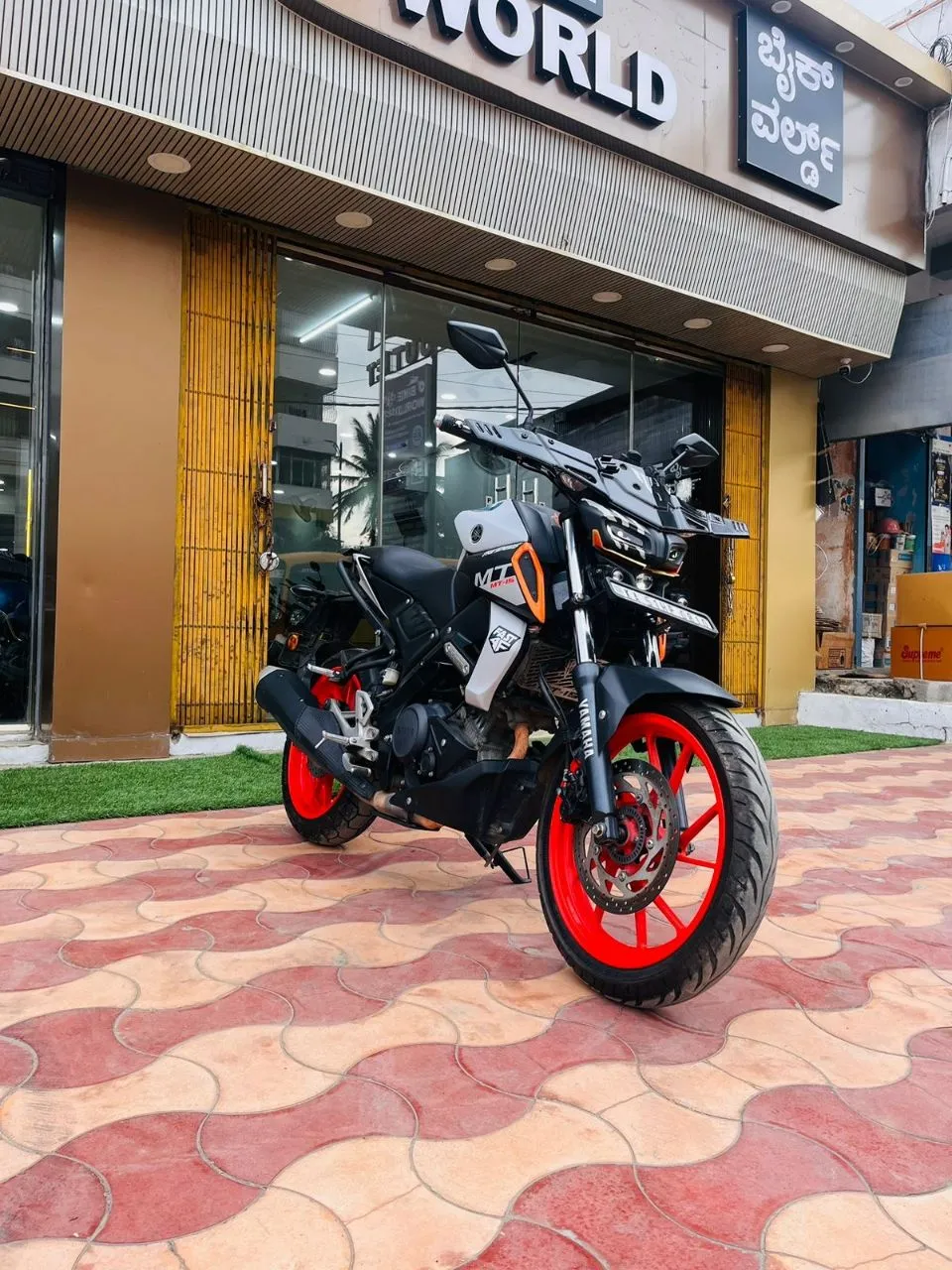 MT15