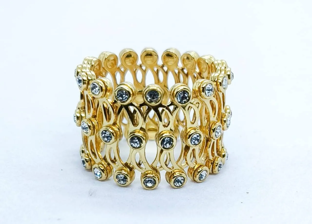Ladies silver ring